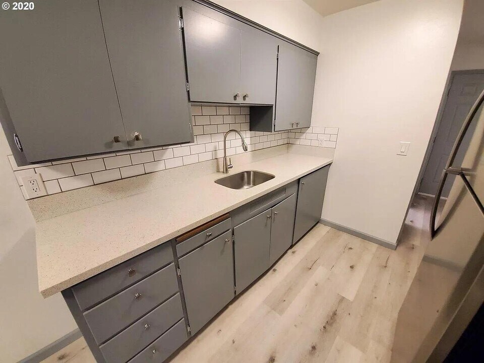 1162 NE 72nd Ave. in Portland, OR - Building Photo