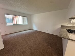 118 W Boone St in Santa Maria, CA - Building Photo - Building Photo