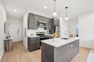 1 Mallory Ave in Jersey City, NJ - Building Photo - Building Photo