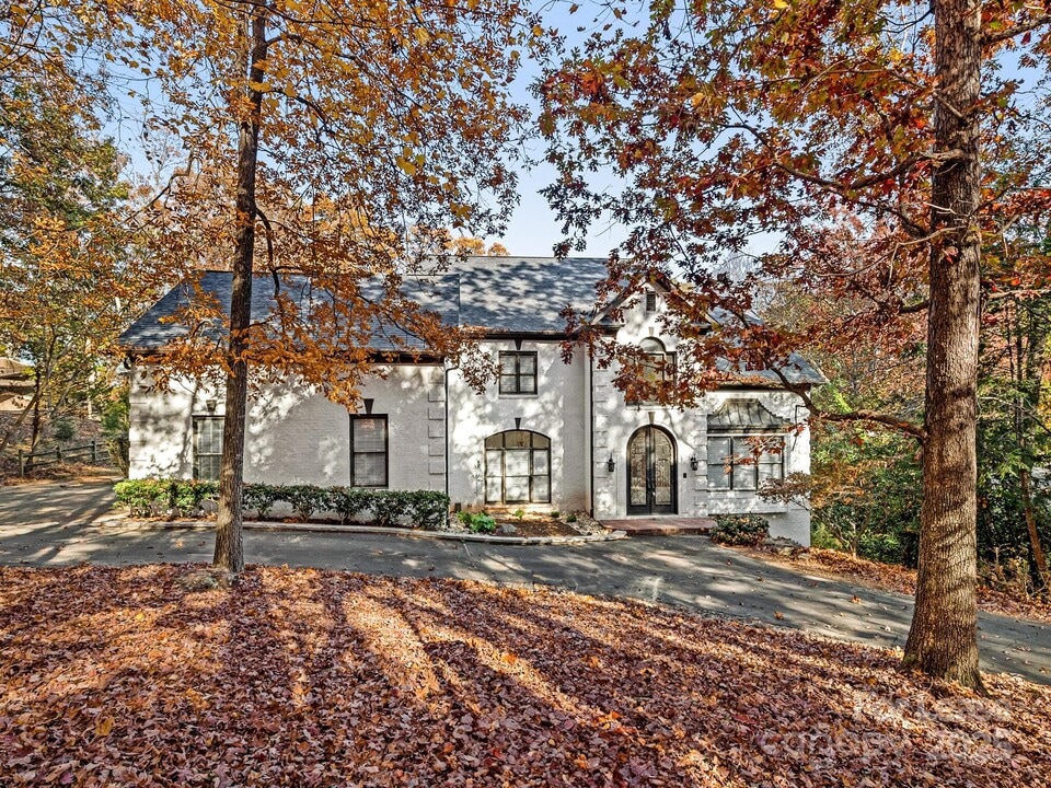 5516 Hardison Rd in Charlotte, NC - Building Photo