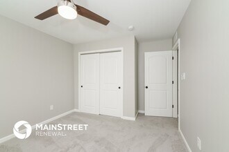 2064 Hoosier Way in Jeffersonville, IN - Building Photo - Building Photo
