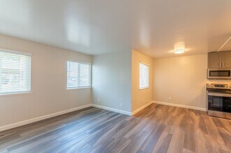 Northpoint Apartments in Salinas, CA - Foto de edificio - Building Photo