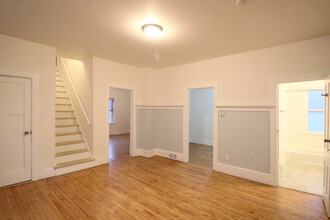 2454 N 7th St-Unit -Single Family in Milwaukee, WI - Building Photo - Building Photo