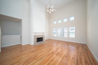 3634 Main Plaza Dr in Houston, TX - Building Photo - Building Photo