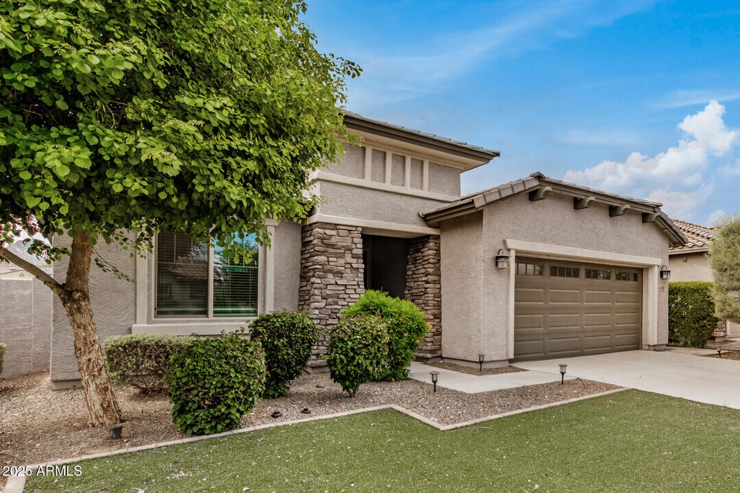 4670 N 204th Ln in Buckeye, AZ - Building Photo