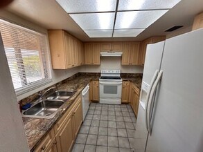 Gemini Apartments in Cape Coral, FL - Building Photo - Building Photo