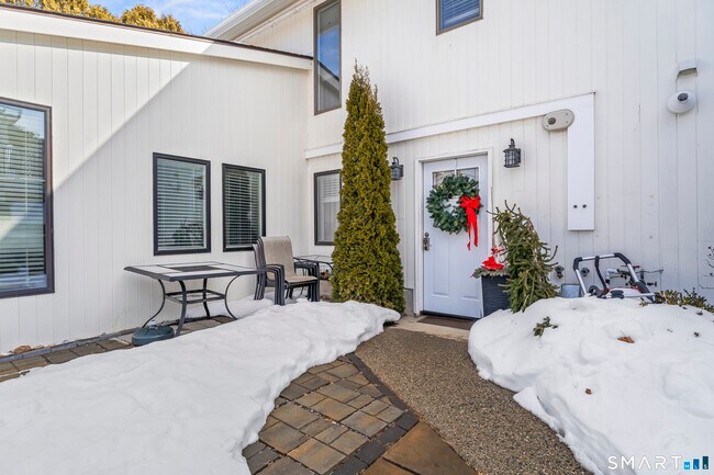 property at 801 Pequot Ave