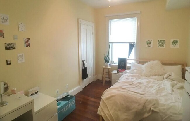 43 Hillside St, Unit 2 in Boston, MA - Foto de edificio - Building Photo