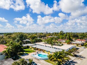 2230 Fillmore St in Hollywood, FL - Foto de edificio - Building Photo