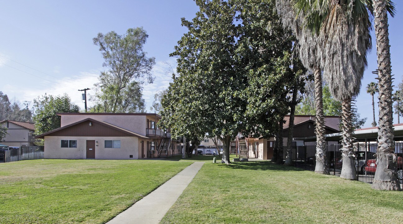 Martin Manor Apt in Escondido, CA - Foto de edificio