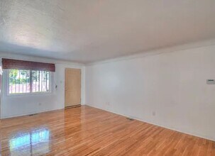 1400 Buena Vista Dr SE in Albuquerque, NM - Building Photo - Building Photo