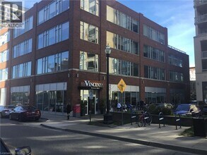 155 Caroline St S in Waterloo, ON - Building Photo - Building Photo