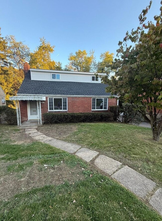 property at 125 Emrose Dr