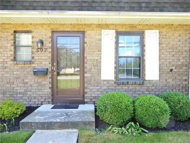 597 French Rd in Rochester, NY - Building Photo - Building Photo