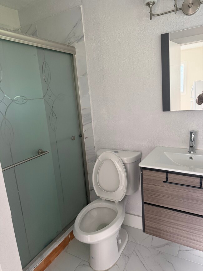 1285 NW 172nd Terrace in Miami Gardens, FL - Building Photo - Building Photo