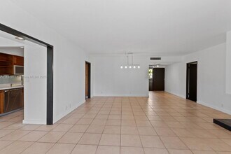 161 Crandon Blvd in Key Biscayne, FL - Building Photo - Building Photo