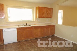 8412 S 50th Dr in Phoenix, AZ - Building Photo - Building Photo