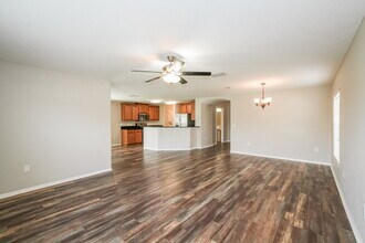 7614 Maroon Peak Dr in Ruskin, FL - Building Photo - Building Photo
