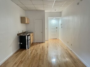 854 Beacon St, Unit 2 in Boston, MA - Building Photo - Building Photo