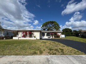 2631 NW 94th Ave in Sunrise, FL - Building Photo