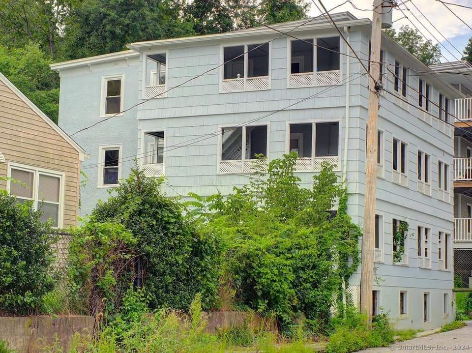1-5 Pratte Ave in Norwich, CT - Building Photo