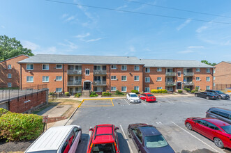 Gateway Gardens in Bladensburg, MD - Foto de edificio - Building Photo