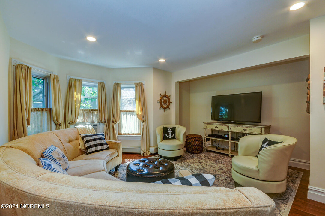 75 Webb Ave in Ocean Grove, NJ - Building Photo