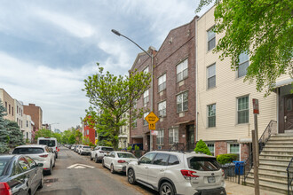 222 Eckford St in Brooklyn, NY - Building Photo - Building Photo