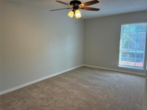 3400 Timmons Ln in Houston, TX - Building Photo - Building Photo