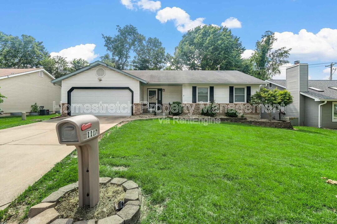 1117 Athena Way in St. Peters, MO - Building Photo