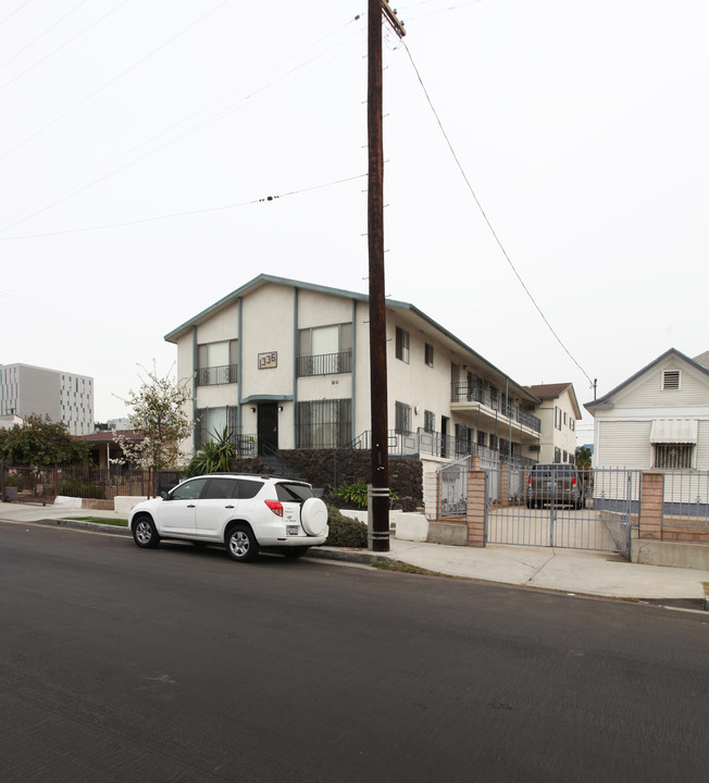 1336 N Kenmore Ave in Los Angeles, CA - Building Photo