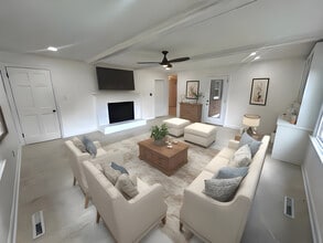 1132 Cresthaven Ln in Virginia Beach, VA - Building Photo - Building Photo