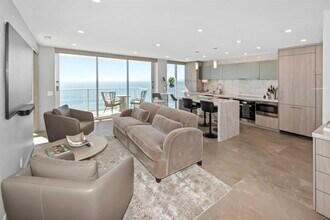 1830 Avenida Del Mundo in Coronado, CA - Building Photo - Building Photo