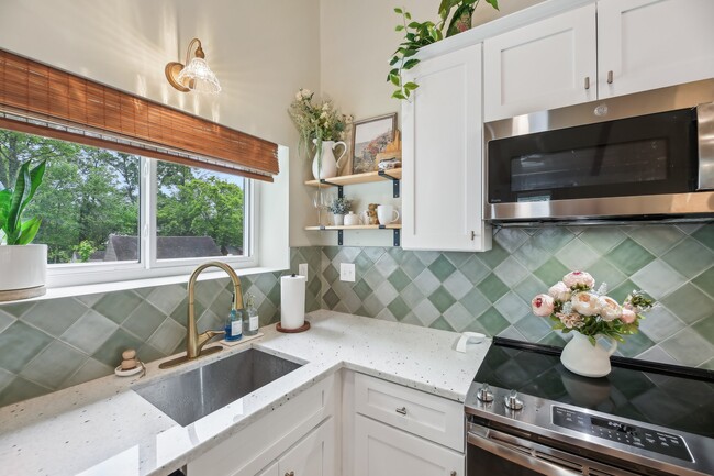 property at 1719 Daytona Rd