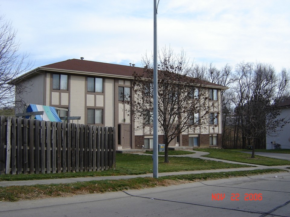 Kraw Apartments in Bellevue, NE - Foto de edificio