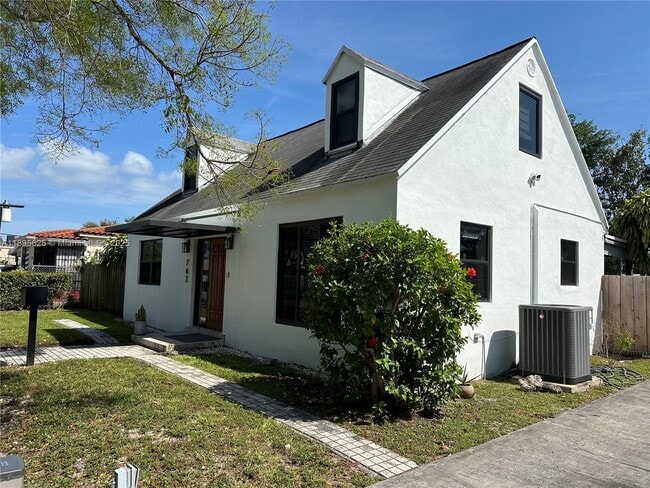742 NW 50th St in Miami, FL - Building Photo - Building Photo