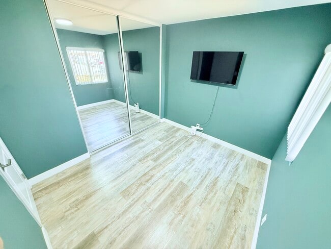 1317 Magnolia Ave in Escondido, CA - Foto de edificio - Building Photo