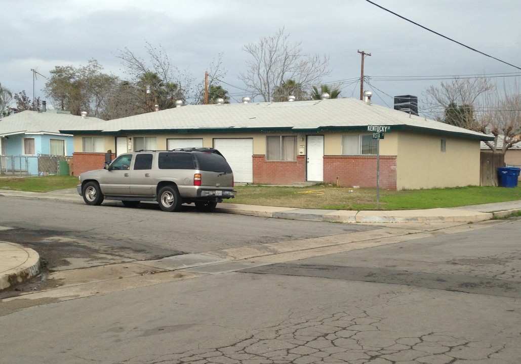 2930-2932 Kentucky St in Bakersfield, CA - Building Photo