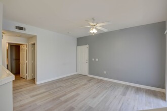 2124 Calville St in Las Vegas, NV - Foto de edificio - Building Photo