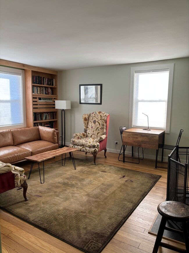 102 N George Mason Dr, Unit #4 in Arlington, VA - Foto de edificio - Building Photo