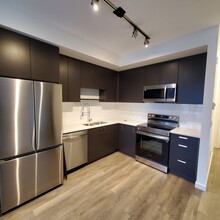 15738 85 Av in Surrey, BC - Building Photo - Building Photo