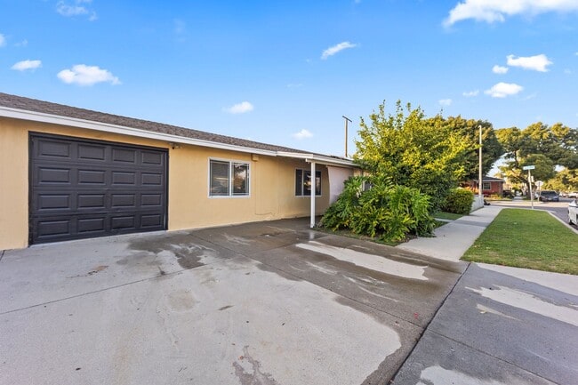 6297 Orizaba Ave in Long Beach, CA - Building Photo - Building Photo