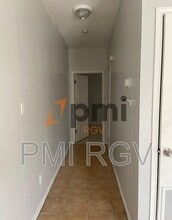 919 E Van Week St in Edinburg, TX - Building Photo - Building Photo