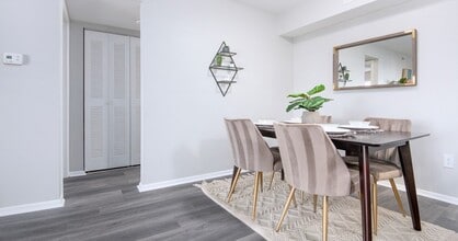 Riverbend Apartments in Indianapolis, IN - Building Photo - Building Photo