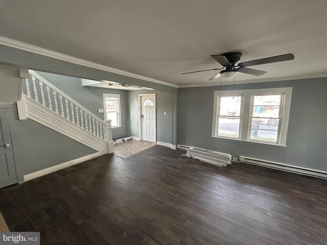 property at 234 W 7th St