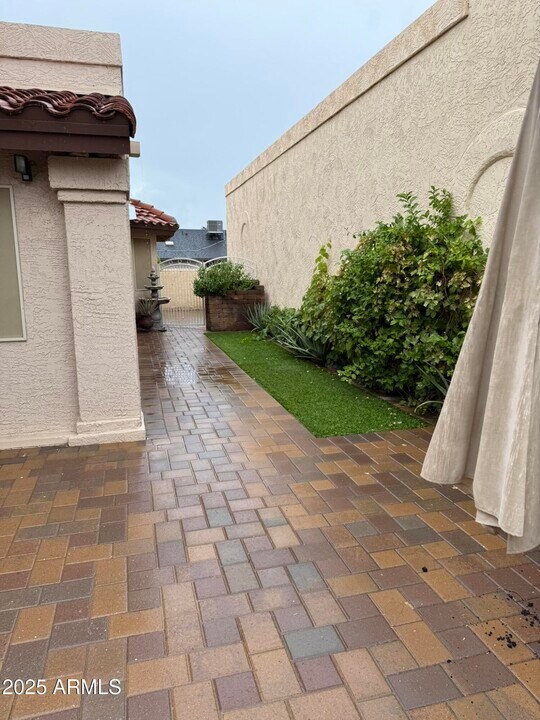 10854 E Yucca St in Scottsdale, AZ - Building Photo