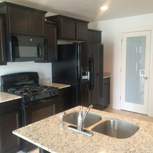 670 Gallant Dr in Bluffdale, UT - Building Photo - Building Photo