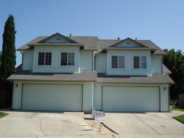 property at 513 Scirocco Dr