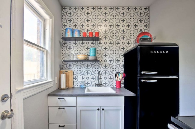 209 E Rosewood Ave in San Antonio, TX - Foto de edificio - Building Photo