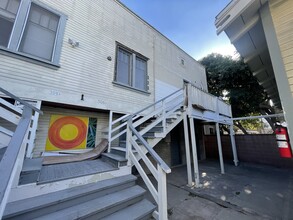 305 Market St, Unit 1 in Venice, CA - Building Photo - Building Photo